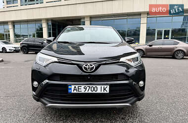 Позашляховик / Кросовер Toyota RAV4 2017 в Дніпрі