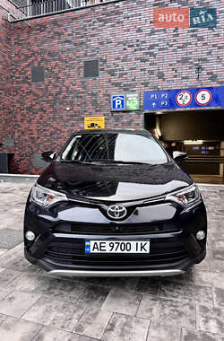 Внедорожник / Кроссовер Toyota RAV4 2017 в Днепре
