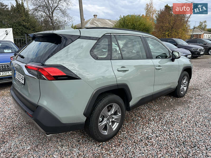 Внедорожник / Кроссовер Toyota RAV4 2022 в Полтаве