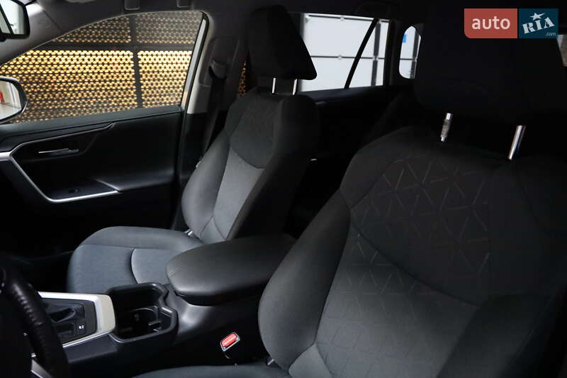 Внедорожник / Кроссовер Toyota RAV4 2023 в Луцке фото 18 Внедорожник / Кроссовер Toyota RAV4 2023 в Луцке