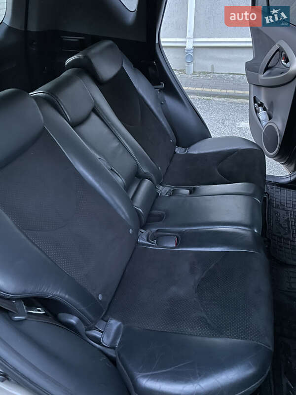 Позашляховик / Кросовер Toyota RAV4 2010 в Львові