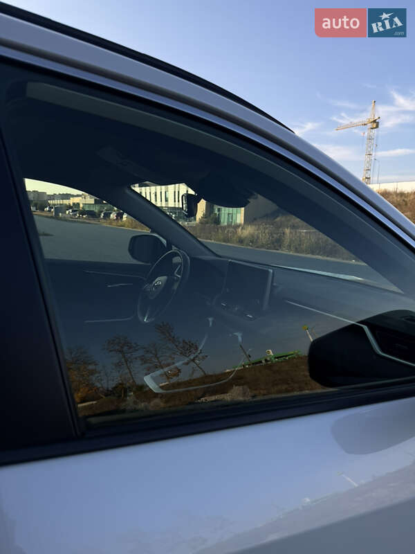 Внедорожник / Кроссовер Toyota RAV4 2021 в Хмельницком