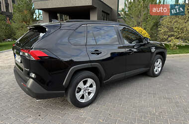 Внедорожник / Кроссовер Toyota RAV4 2020 в 