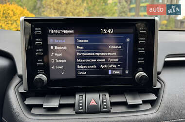 Внедорожник / Кроссовер Toyota RAV4 2020 в 