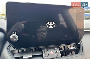 Внедорожник / Кроссовер Toyota RAV4 2023 в 