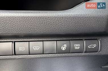 Внедорожник / Кроссовер Toyota RAV4 2023 в 