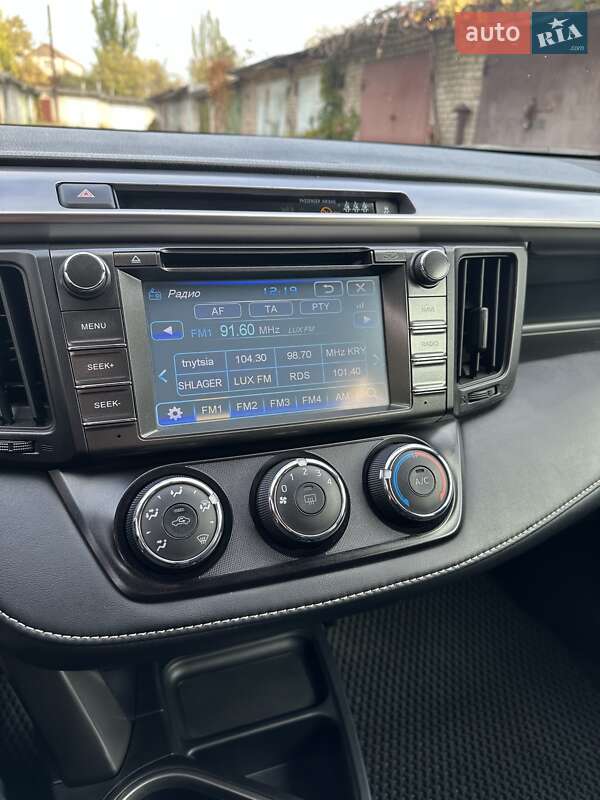 Внедорожник / Кроссовер Toyota RAV4 2016 в Кривом Роге фото 12 Внедорожник / Кроссовер Toyota RAV4 2016 в Кривом Роге