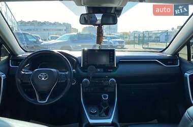 Внедорожник / Кроссовер Toyota RAV4 2020 в 