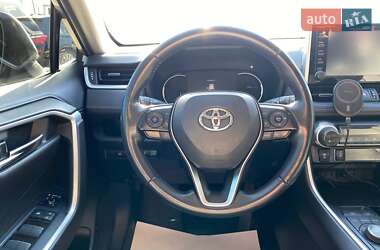 Внедорожник / Кроссовер Toyota RAV4 2020 в 