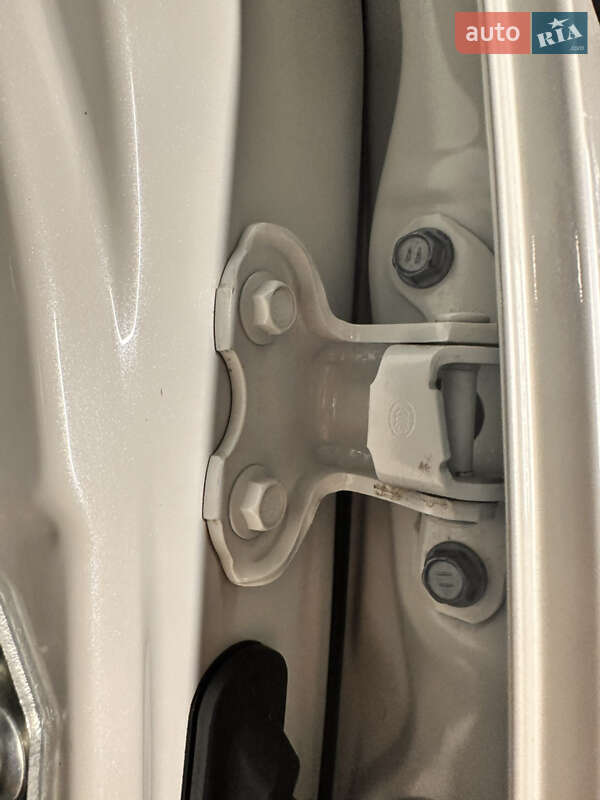 Позашляховик / Кросовер Toyota RAV4 2019 в Києві