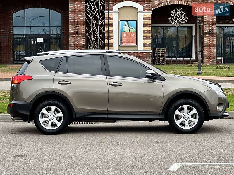 Позашляховик / Кросовер Toyota RAV4 2013 в Києві фото 12 Позашляховик / Кросовер Toyota RAV4 2013 в Києві
