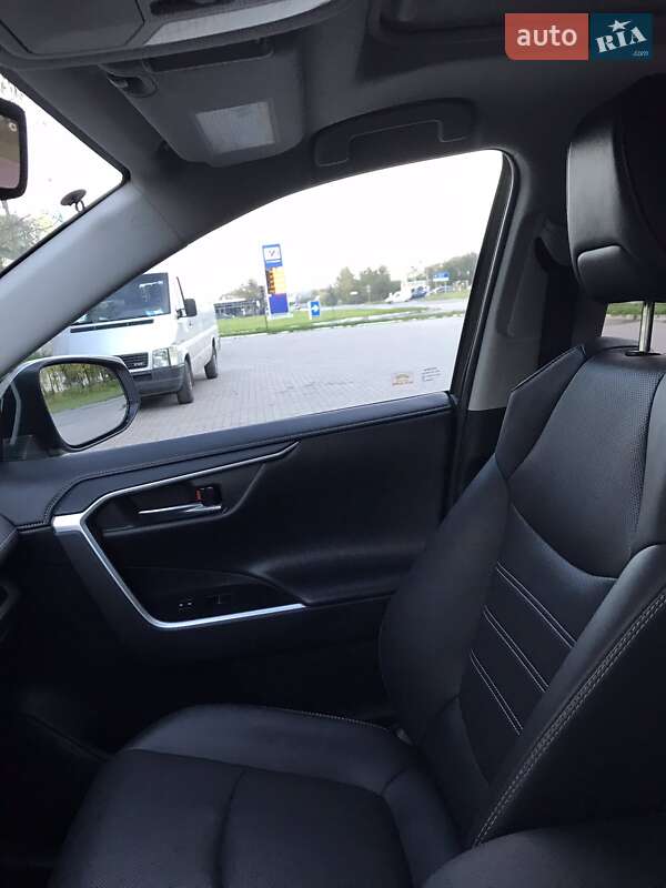 Позашляховик / Кросовер Toyota RAV4 2019 в Шептицькому фото 4 Позашляховик / Кросовер Toyota RAV4 2019 в Шептицькому