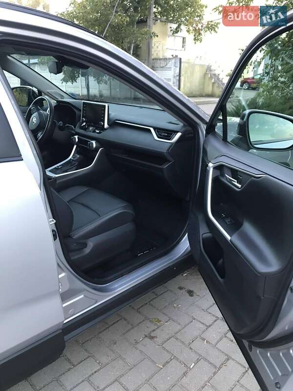 Позашляховик / Кросовер Toyota RAV4 2019 в Шептицькому фото 29 Позашляховик / Кросовер Toyota RAV4 2019 в Шептицькому