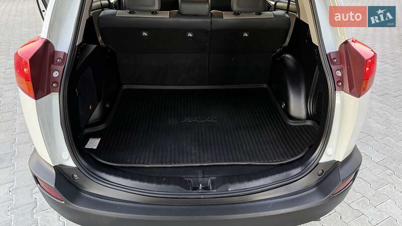 Позашляховик / Кросовер Toyota RAV4 2013 в Тернополі