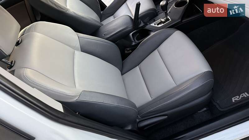 Позашляховик / Кросовер Toyota RAV4 2013 в Тернополі