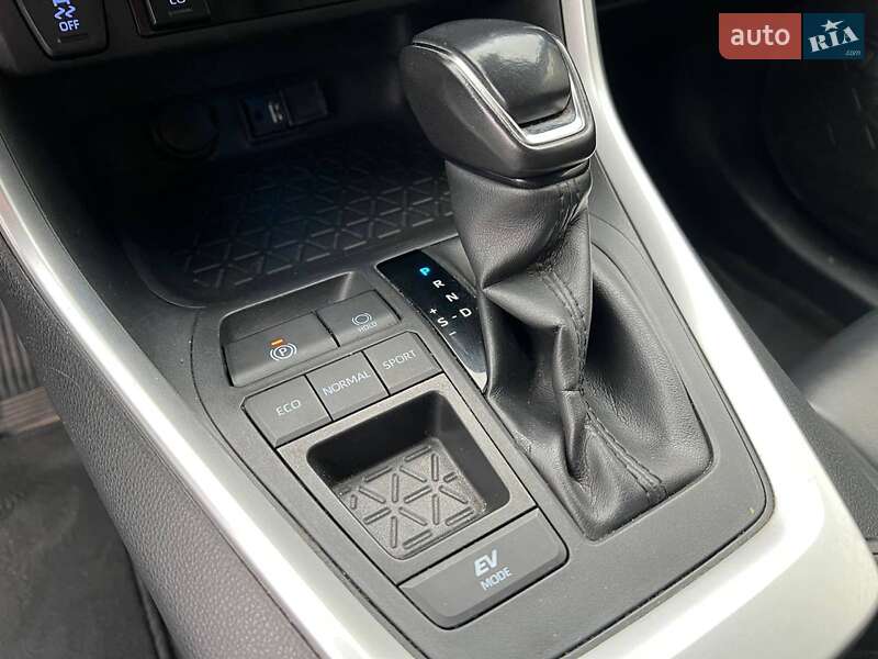 Внедорожник / Кроссовер Toyota RAV4 2019 в Львове фото 31 Внедорожник / Кроссовер Toyota RAV4 2019 в Львове