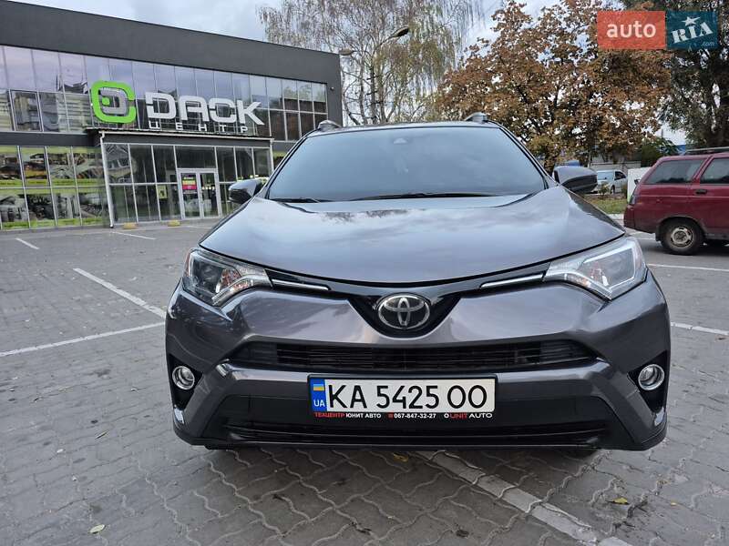 Позашляховик / Кросовер Toyota RAV4 2016 в Дніпрі
