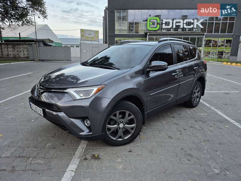 Позашляховик / Кросовер Toyota RAV4 2016 в Дніпрі