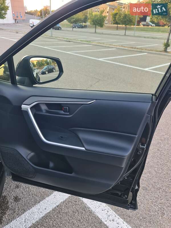Внедорожник / Кроссовер Toyota RAV4 2019 в Львове фото 35 Внедорожник / Кроссовер Toyota RAV4 2019 в Львове