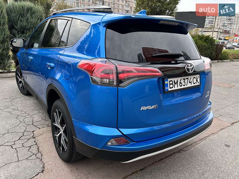 Позашляховик / Кросовер Toyota RAV4 2017 в Харкові