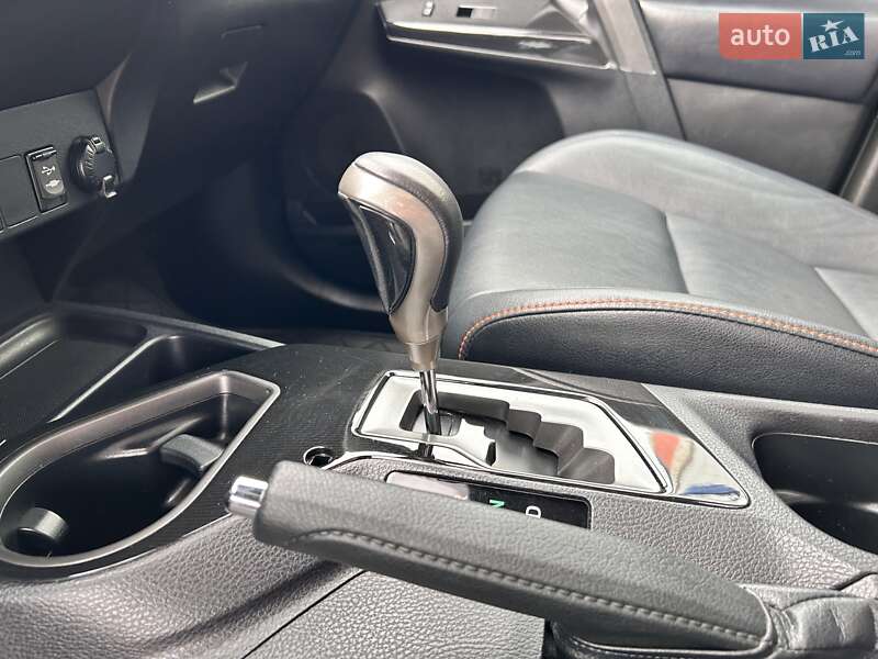 Позашляховик / Кросовер Toyota RAV4 2017 в Харкові