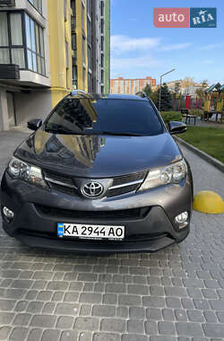 Позашляховик / Кросовер Toyota RAV4 2014 в  фото 6 Позашляховик / Кросовер Toyota RAV4 2014 в