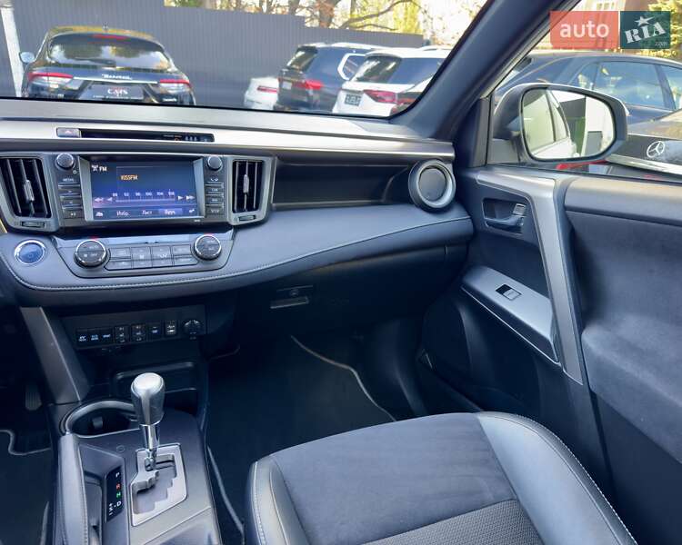 Внедорожник / Кроссовер Toyota RAV4 2016 в Киеве фото 22 Внедорожник / Кроссовер Toyota RAV4 2016 в Киеве