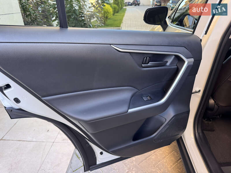 Внедорожник / Кроссовер Toyota RAV4 2022 в Одессе фото 44 Внедорожник / Кроссовер Toyota RAV4 2022 в Одессе