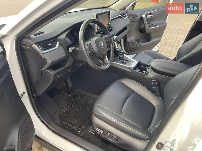 Внедорожник / Кроссовер Toyota RAV4 2020 в Житомире фото 17 Внедорожник / Кроссовер Toyota RAV4 2020 в Житомире