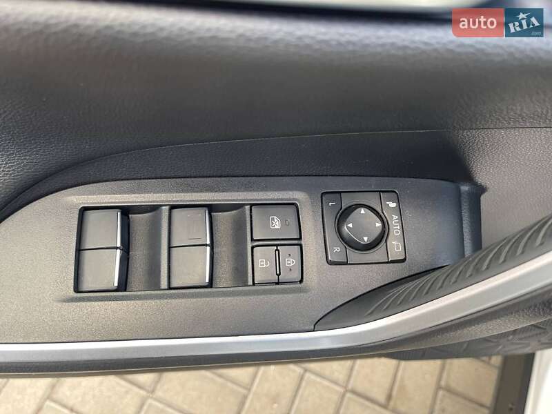 Внедорожник / Кроссовер Toyota RAV4 2020 в Житомире фото 27 Внедорожник / Кроссовер Toyota RAV4 2020 в Житомире