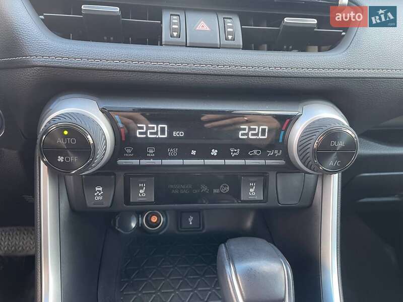 Внедорожник / Кроссовер Toyota RAV4 2020 в Житомире фото 48 Внедорожник / Кроссовер Toyota RAV4 2020 в Житомире