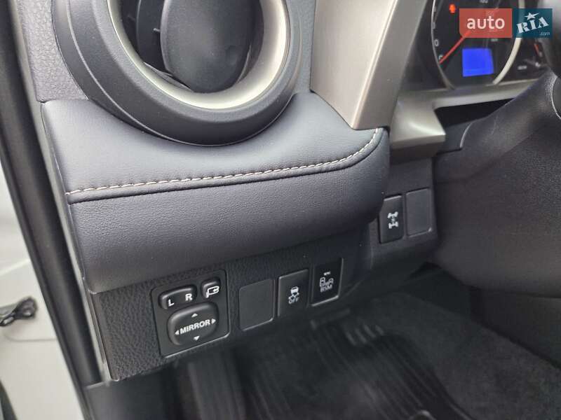 Внедорожник / Кроссовер Toyota RAV4 2013 в Каменском фото 28 Внедорожник / Кроссовер Toyota RAV4 2013 в Каменском