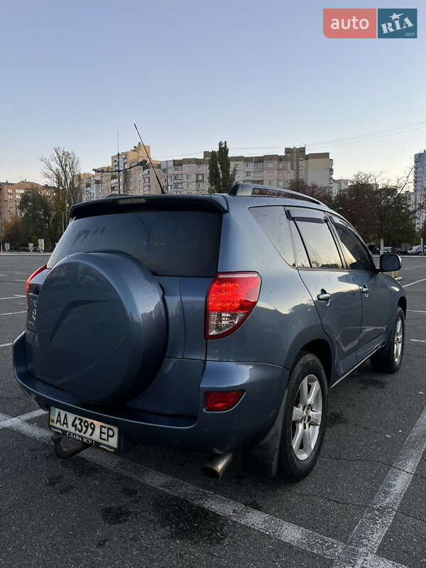 Внедорожник / Кроссовер Toyota RAV4 2008 в Киеве