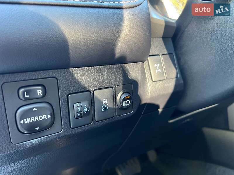 Внедорожник / Кроссовер Toyota RAV4 2014 в Одессе фото 28 Внедорожник / Кроссовер Toyota RAV4 2014 в Одессе