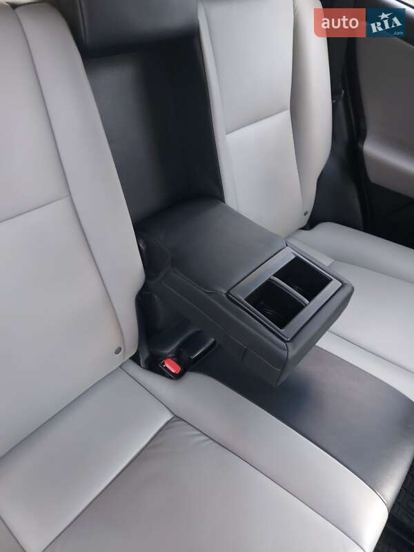 Внедорожник / Кроссовер Toyota RAV4 2016 в Одессе фото 14 Внедорожник / Кроссовер Toyota RAV4 2016 в Одессе