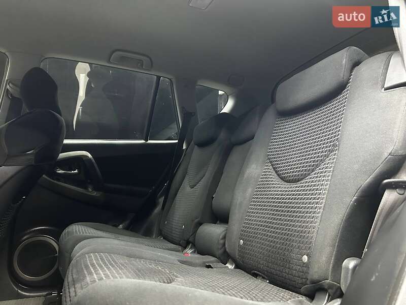 Внедорожник / Кроссовер Toyota RAV4 2007 в Черновцах