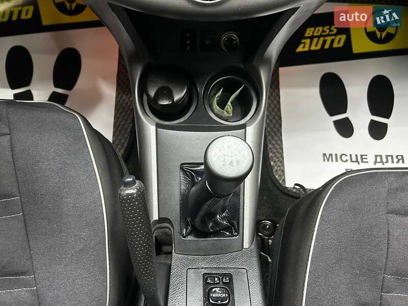 Внедорожник / Кроссовер Toyota RAV4 2007 в Черновцах