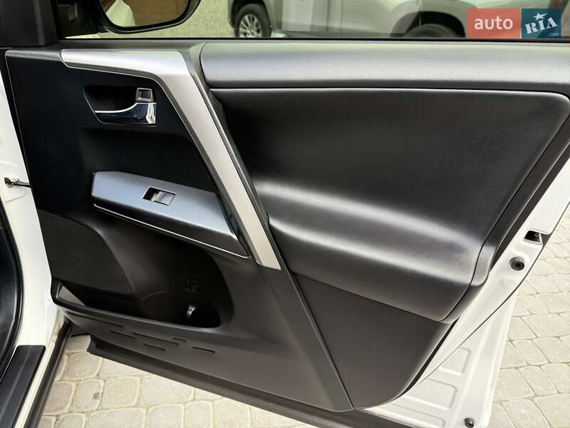 Внедорожник / Кроссовер Toyota RAV4 2017 в Виннице фото 57 Внедорожник / Кроссовер Toyota RAV4 2017 в Виннице