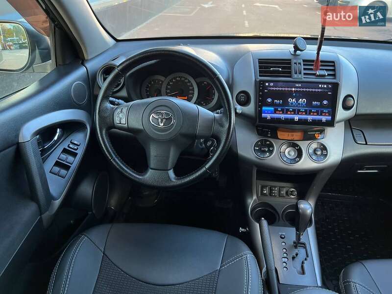 Внедорожник / Кроссовер Toyota RAV4 2008 в Киеве
