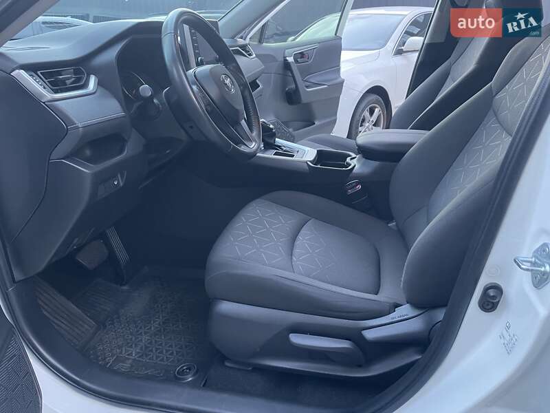 Внедорожник / Кроссовер Toyota RAV4 2020 в Ирпене фото 21 Внедорожник / Кроссовер Toyota RAV4 2020 в Ирпене