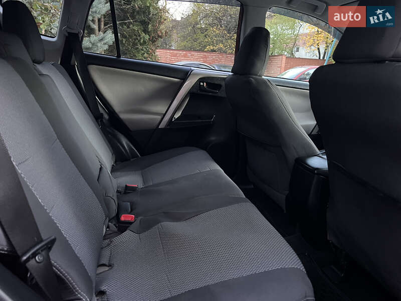 Позашляховик / Кросовер Toyota RAV4 2015 в Івано-Франківську фото 12 Позашляховик / Кросовер Toyota RAV4 2015 в Івано-Франківську