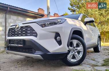 Внедорожник / Кроссовер Toyota RAV4 2022 в Ровно