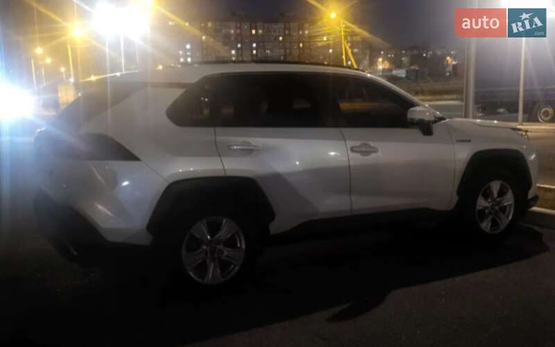 Внедорожник / Кроссовер Toyota RAV4 2019 в Днепре фото 2 Внедорожник / Кроссовер Toyota RAV4 2019 в Днепре
