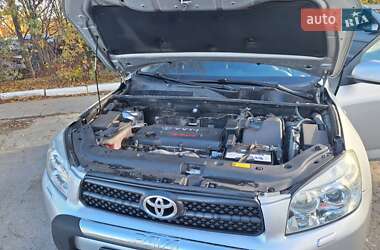 Позашляховик / Кросовер Toyota RAV4 2006 в Сторожинці