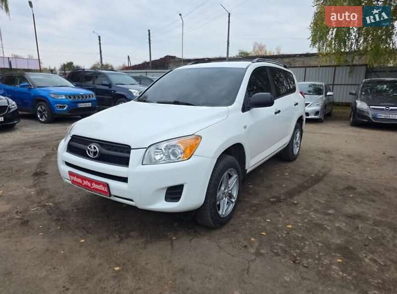 Внедорожник / Кроссовер Toyota RAV4 2012 в Шостке