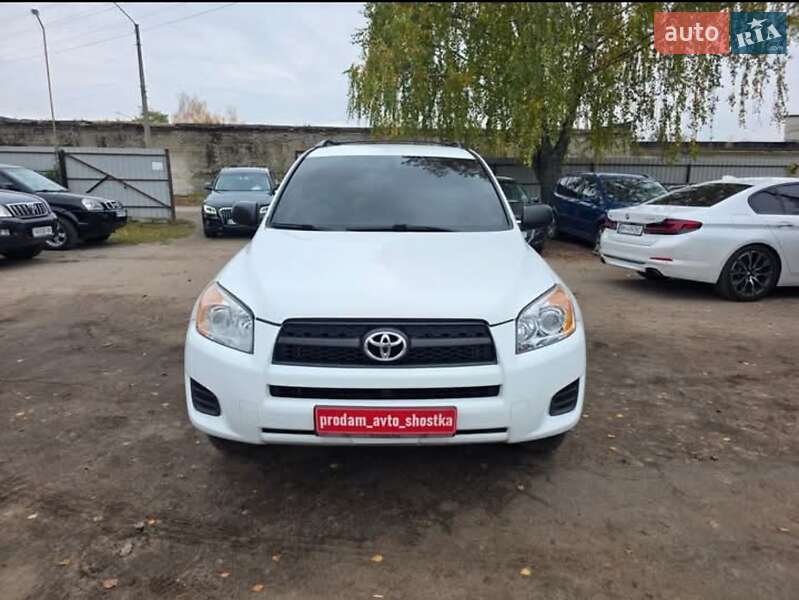 Внедорожник / Кроссовер Toyota RAV4 2012 в Шостке