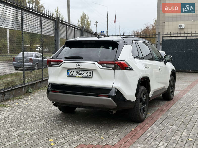 Внедорожник / Кроссовер Toyota RAV4 2019 в Запорожье