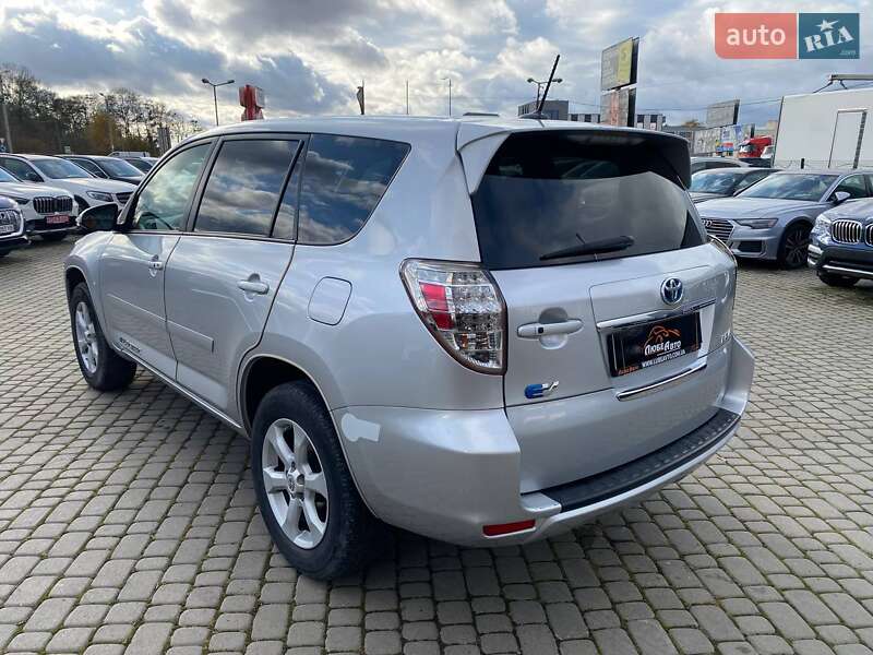 Внедорожник / Кроссовер Toyota RAV4 2012 в Львове