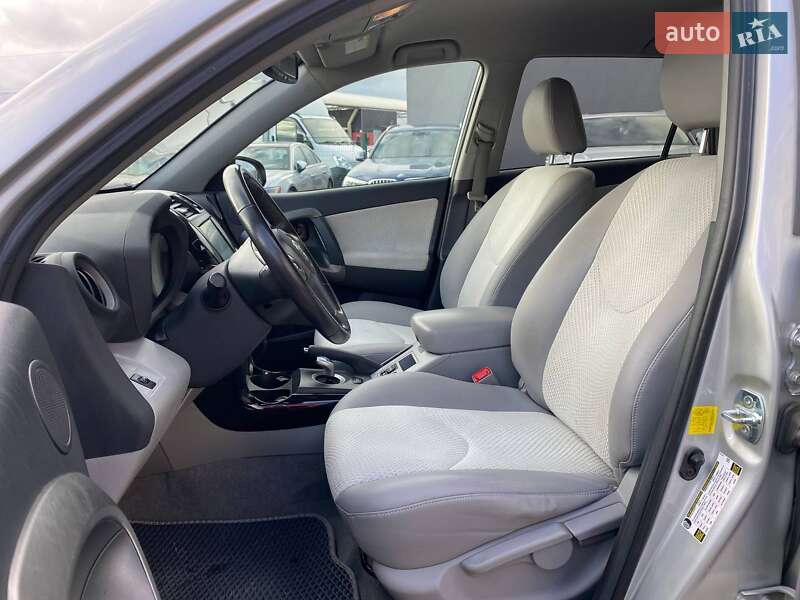 Внедорожник / Кроссовер Toyota RAV4 2012 в Львове