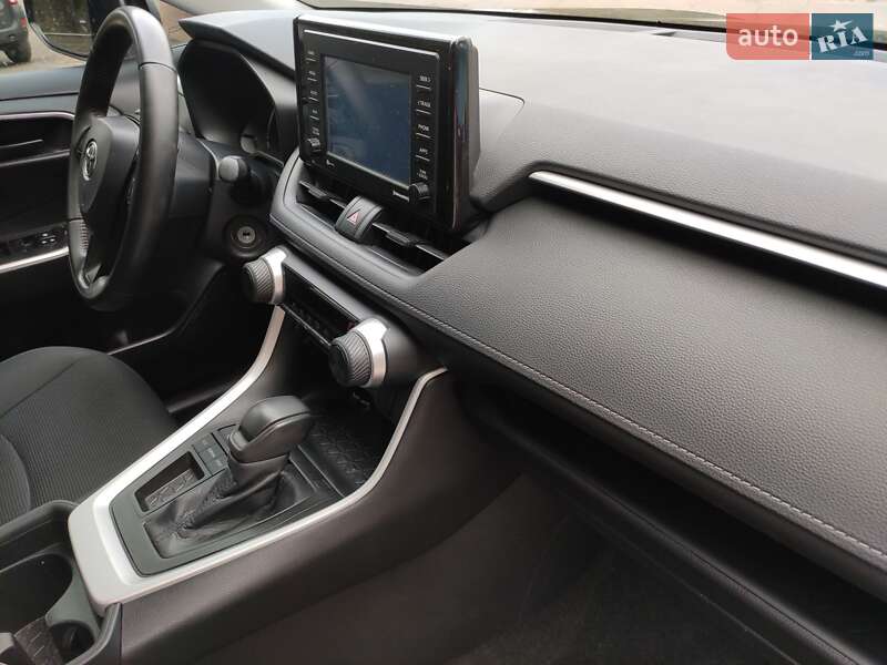 Внедорожник / Кроссовер Toyota RAV4 2020 в Ровно фото 43 Внедорожник / Кроссовер Toyota RAV4 2020 в Ровно